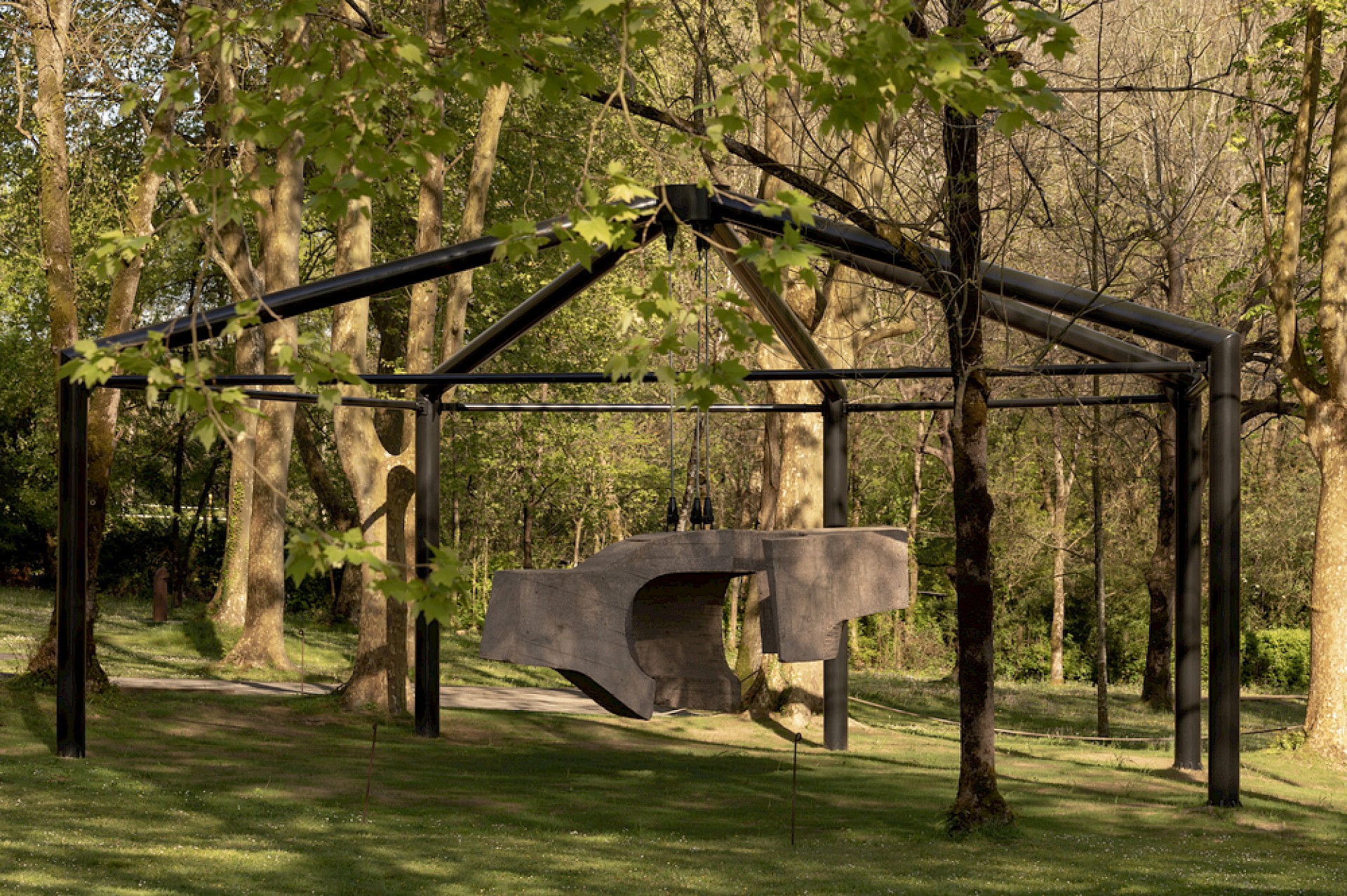 <p><strong><em>Lugar de encuentros IV</em></strong><br />
visita Chillida Leku</p>